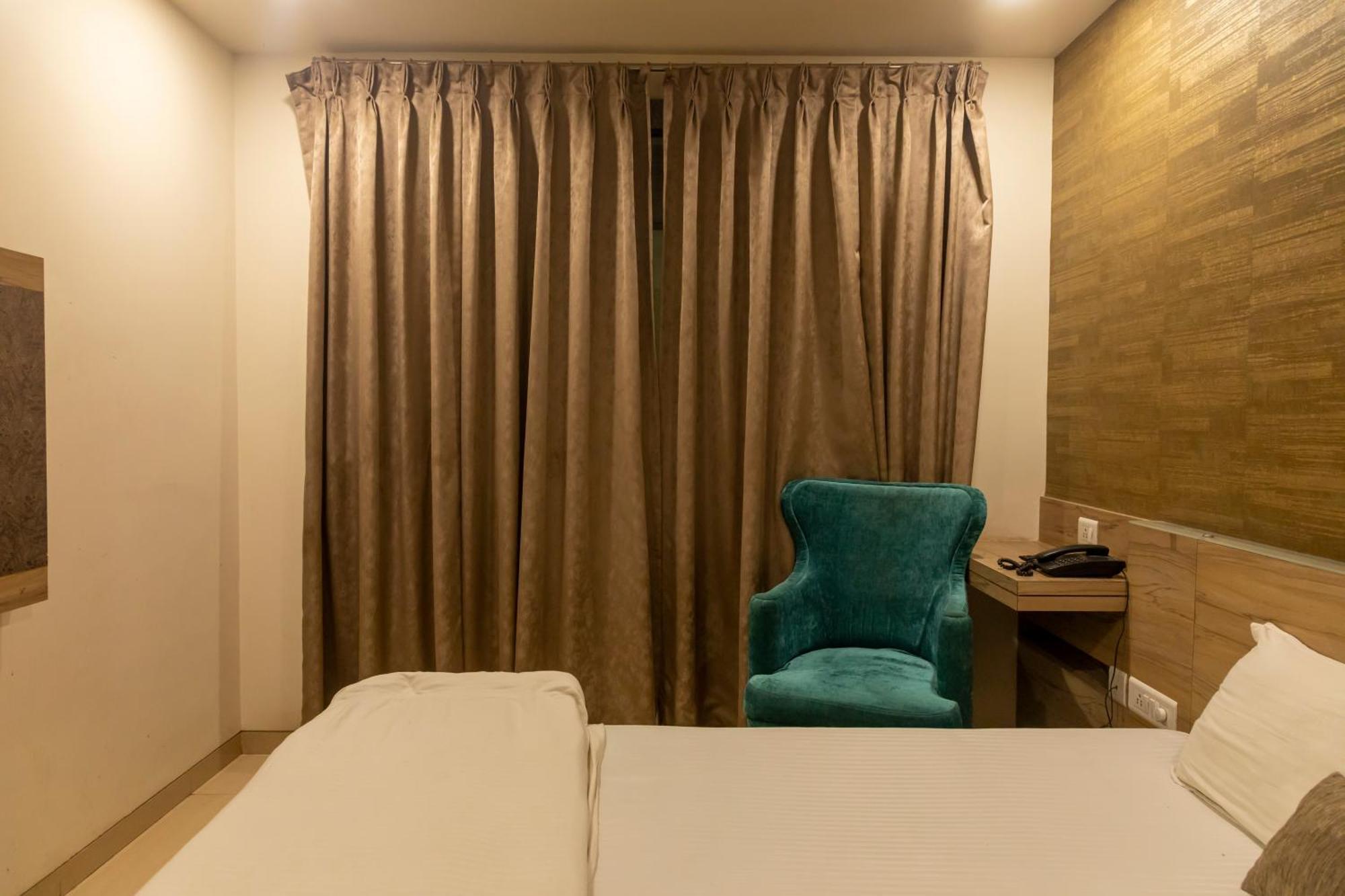 Adarsh Palace Hotel Bhopal Eksteriør billede