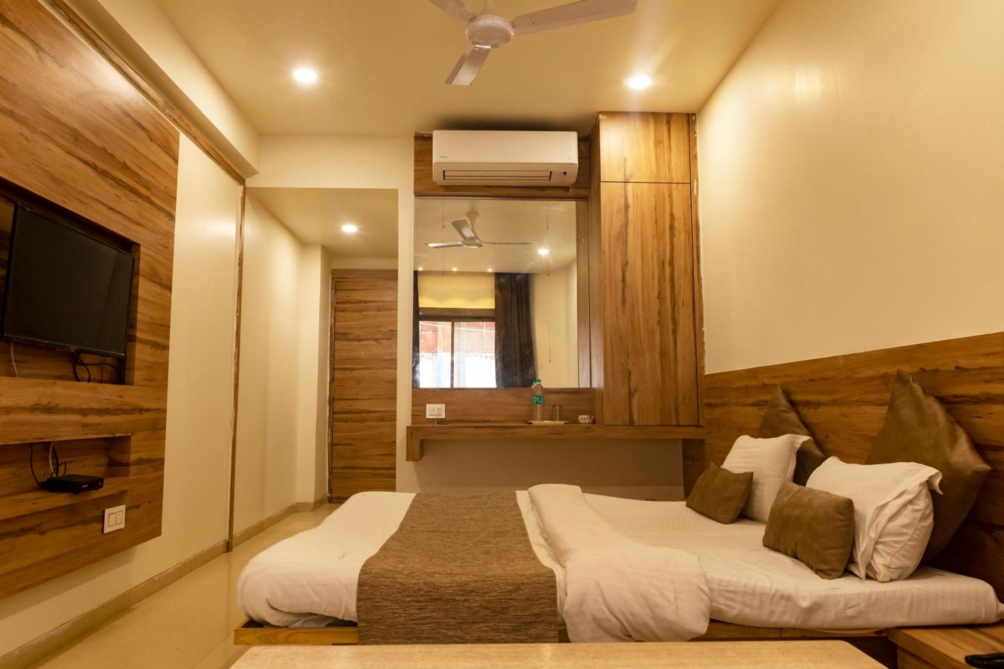 Adarsh Palace Hotel Bhopal Eksteriør billede