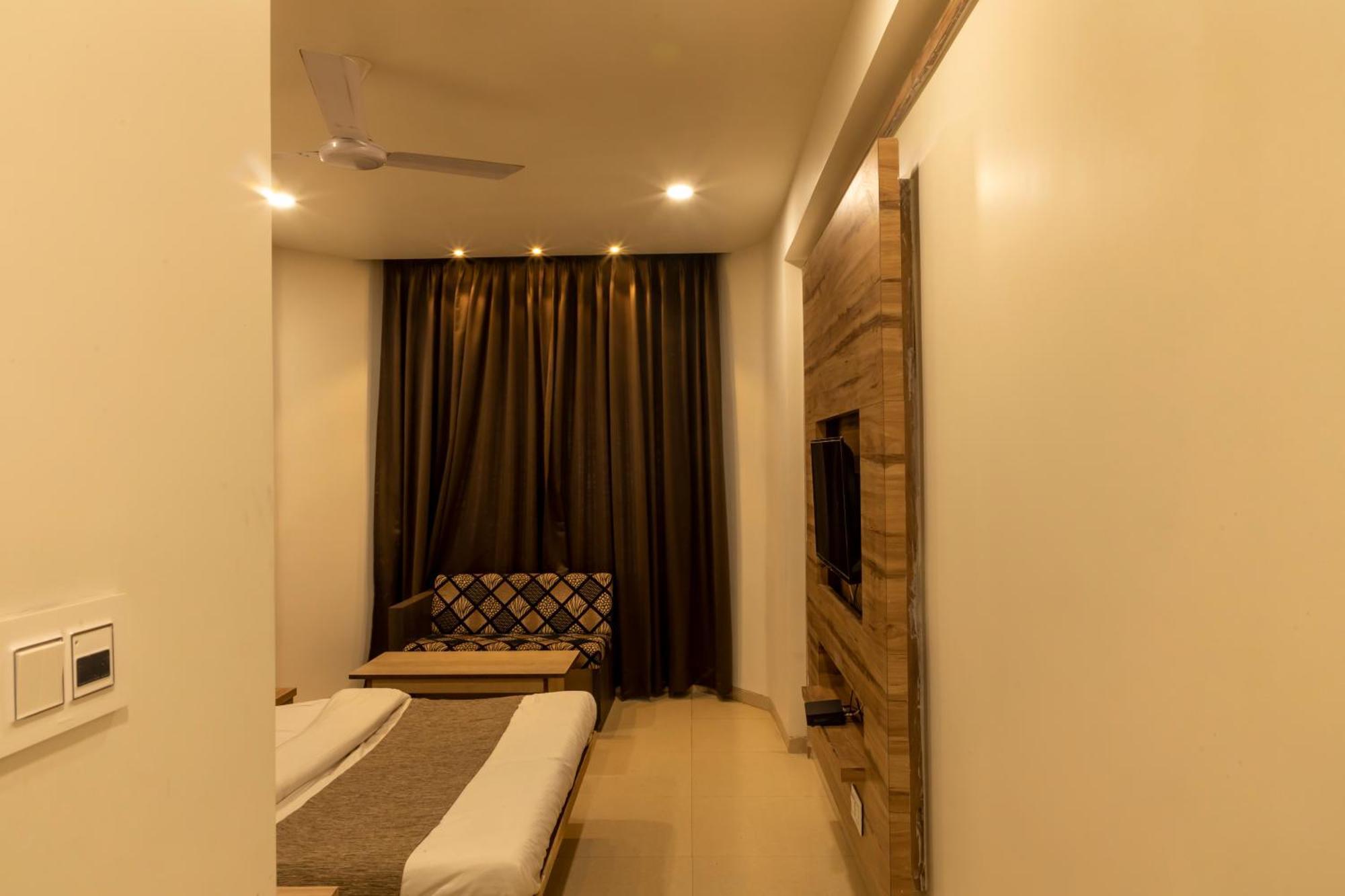 Adarsh Palace Hotel Bhopal Eksteriør billede