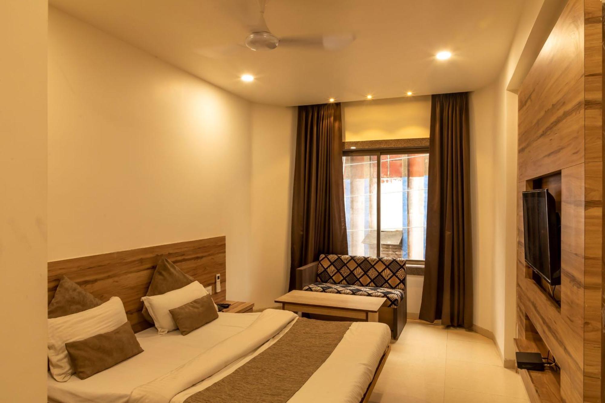 Adarsh Palace Hotel Bhopal Eksteriør billede